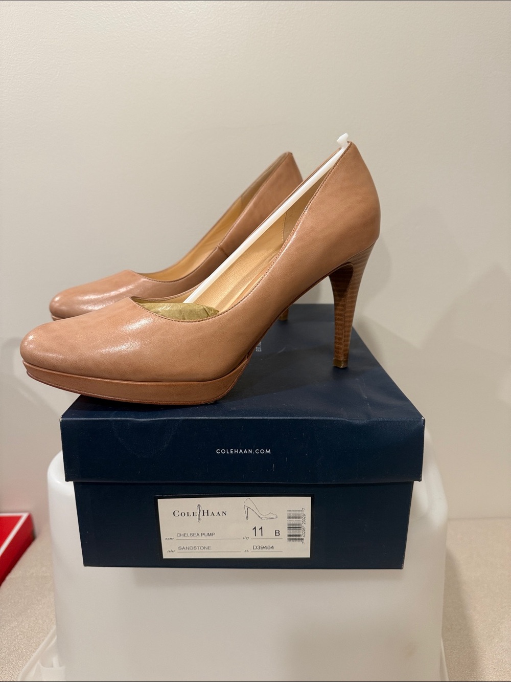 Cole Haan Sandstone Leather Chelsea Pumps - size 11
